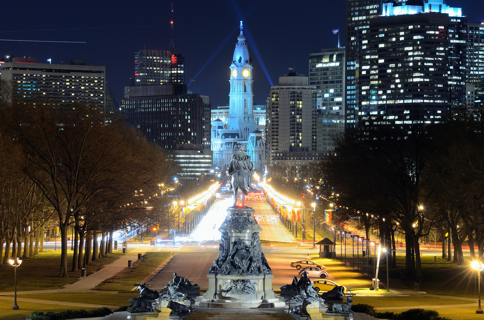 Night time view of Philadelphia City Hall.
